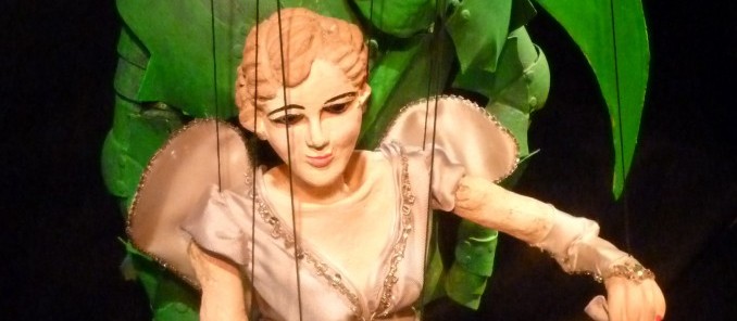 Spettacolo musicale di marionette per adulti