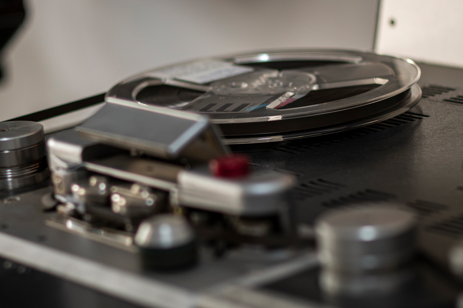 Contrastare l’eclisse delle memorie sonore: workshop di digitalizzazione e conservazione di documenti audio